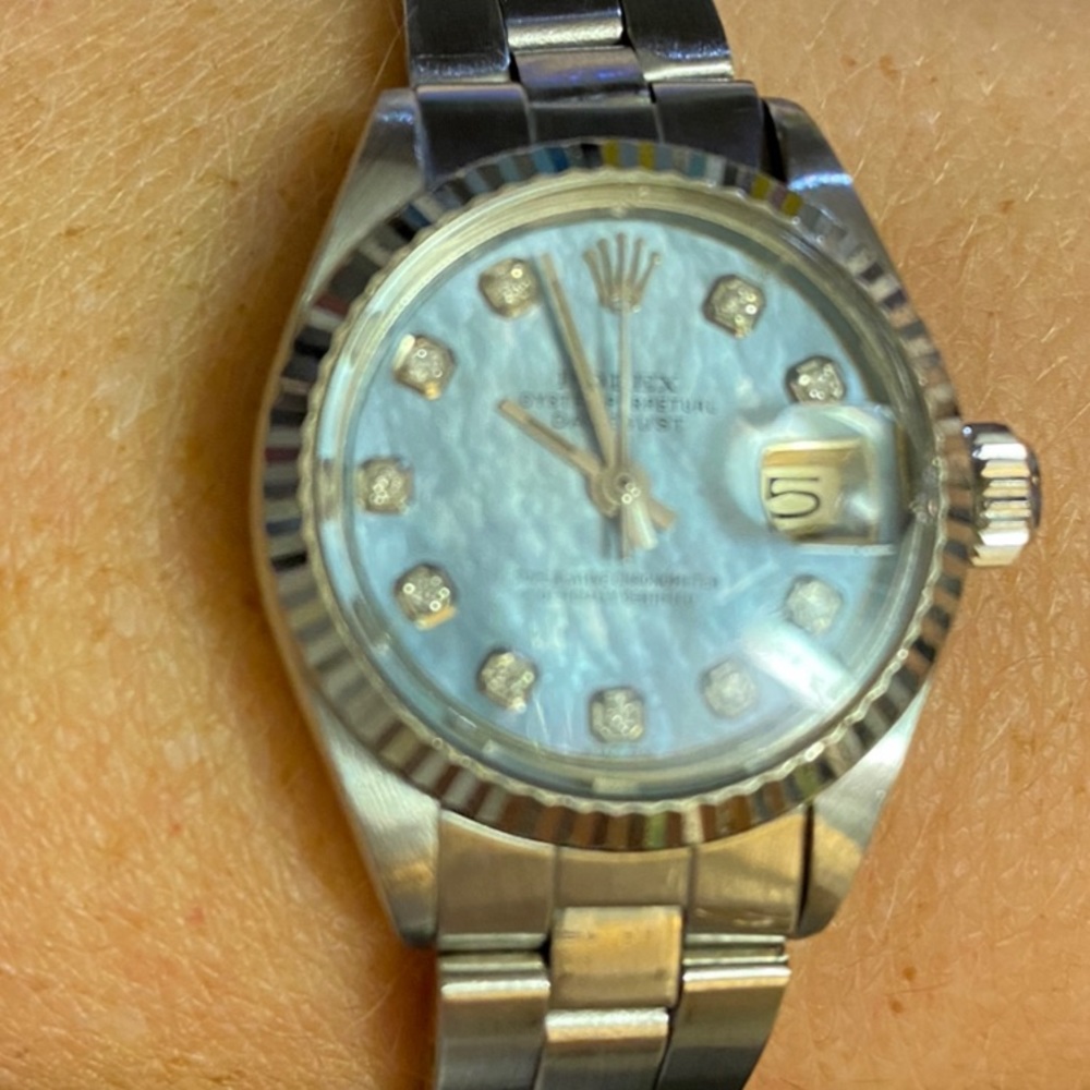 Beautiful Ladies Rolex Datejust stainless steel